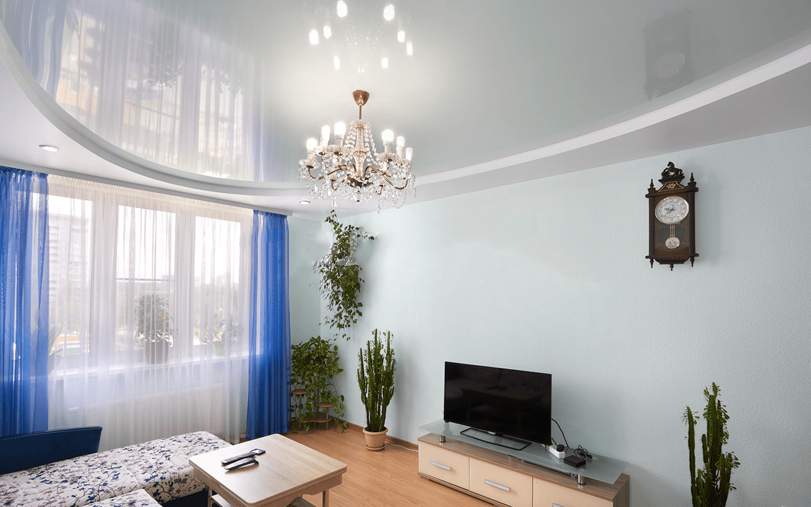 Глянцевые потолки