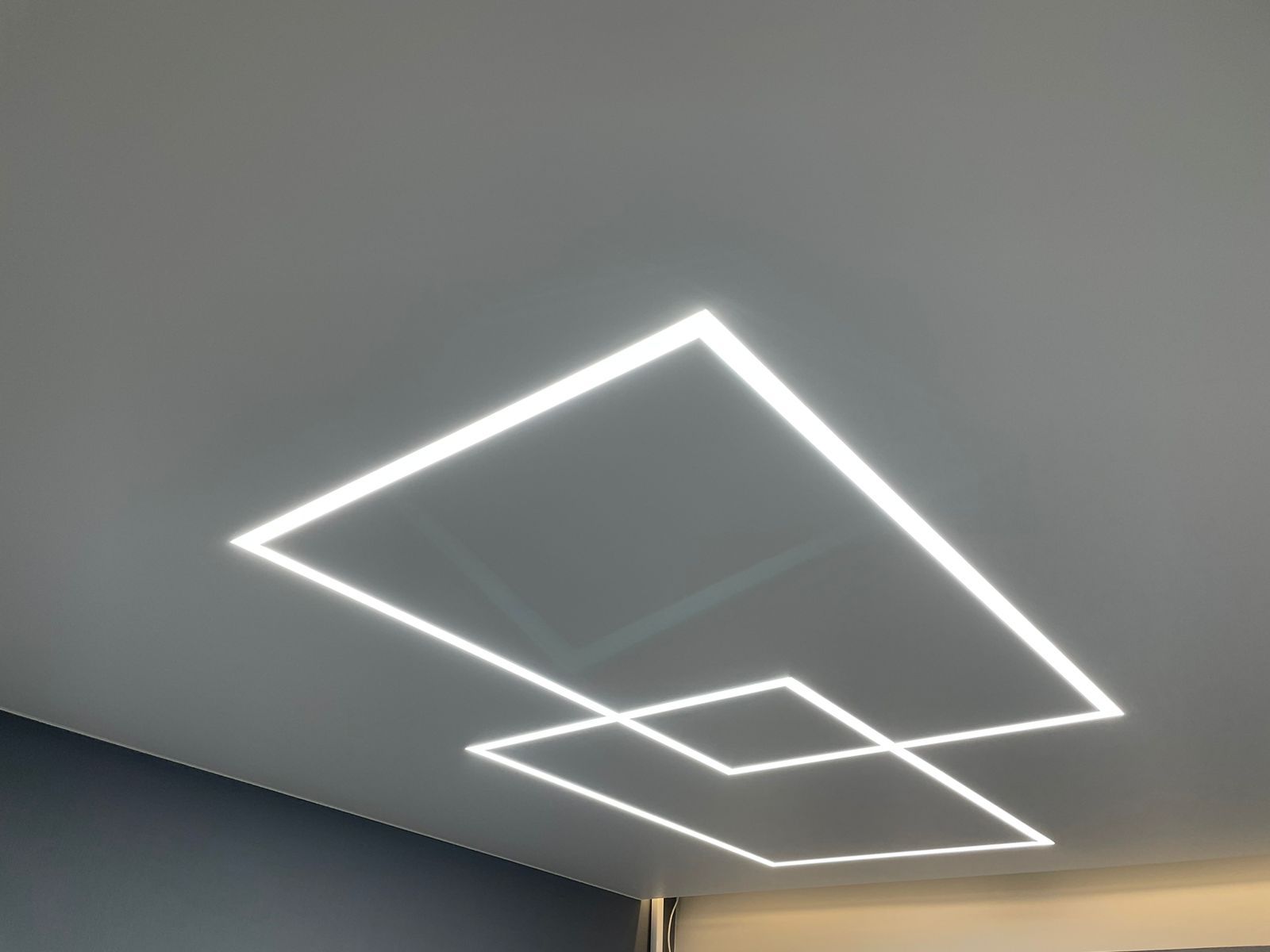 Глянцевые потолки