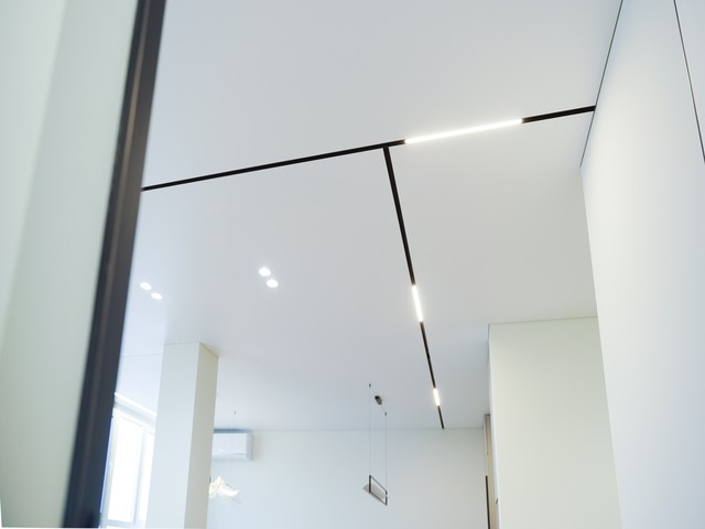 Трековые натяжные потолки